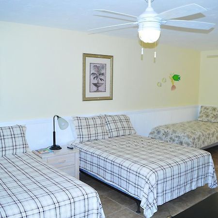 Conch On Inn Motel Tavernier Exterior photo