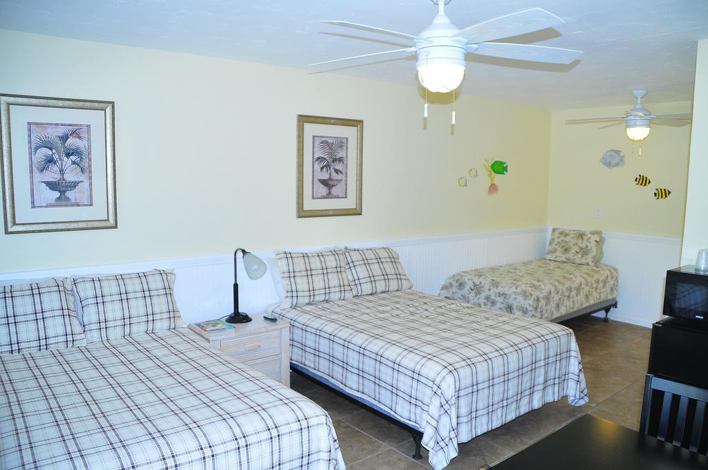 Conch On Inn Motel Tavernier Exterior photo